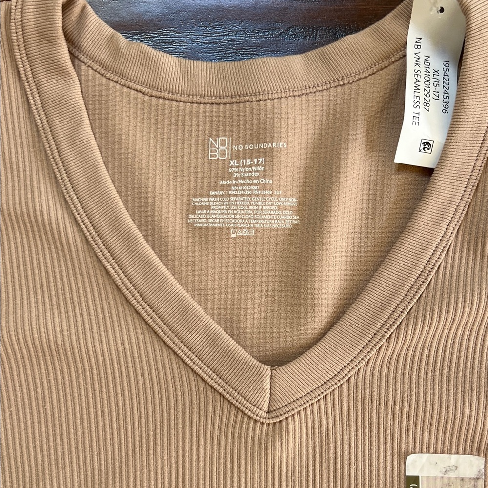 NWT No Boundaries Ribbed V-Neck Long Sleeve Top - Nude/Light Brown Size XL - Picture 3 of 4